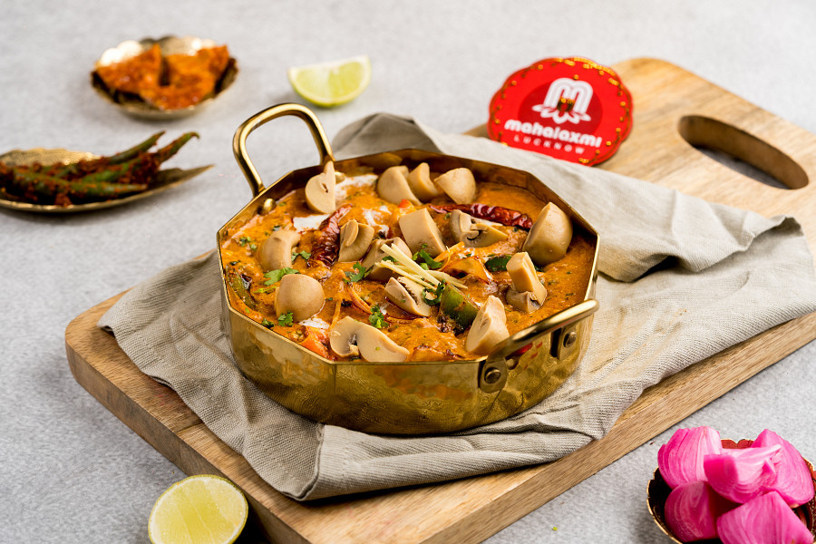 Mushroom Kadhaai Per Plate