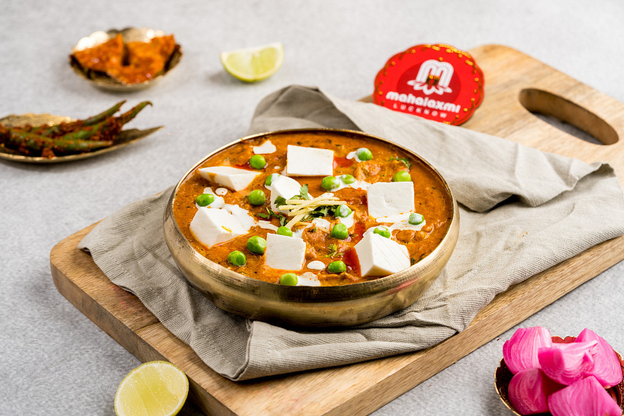 Matar Paneer(Brown Gravy) Per Plate
