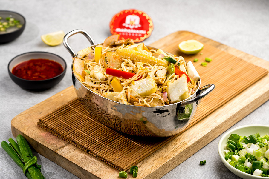 Veg Hakka Noodles (Dry)