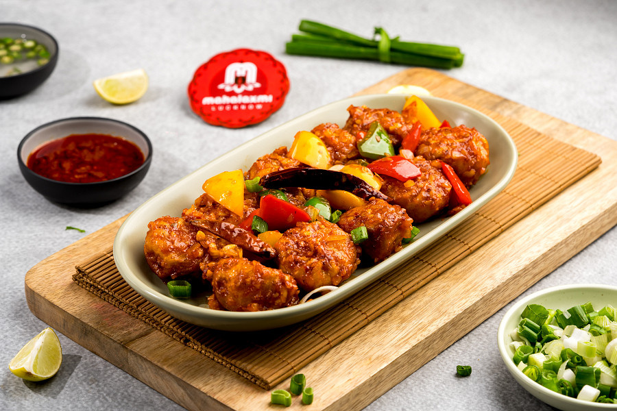 Fried Momos In Chilli-Garlic Sauce(10Pcs.)