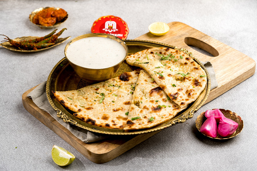 Aloo Paratha With Raita