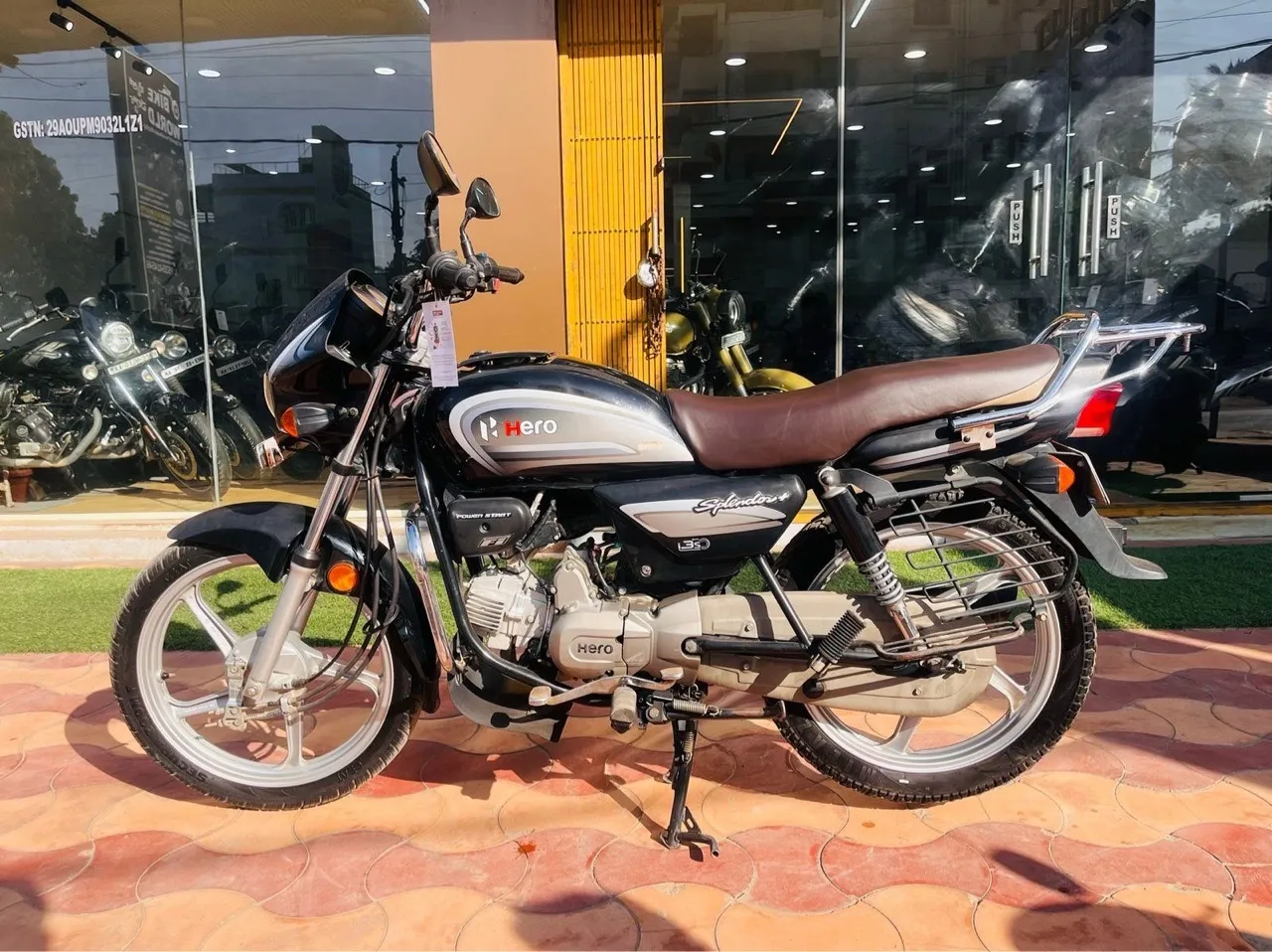 Hero Splendor Plus/2023 Model view 6