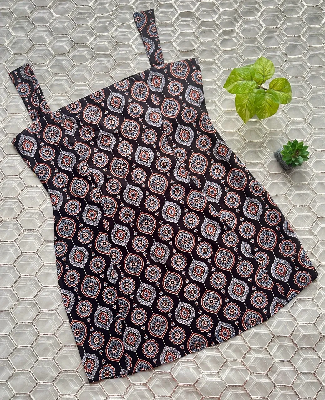 Ajrak Print Backless Kurti Set view 4