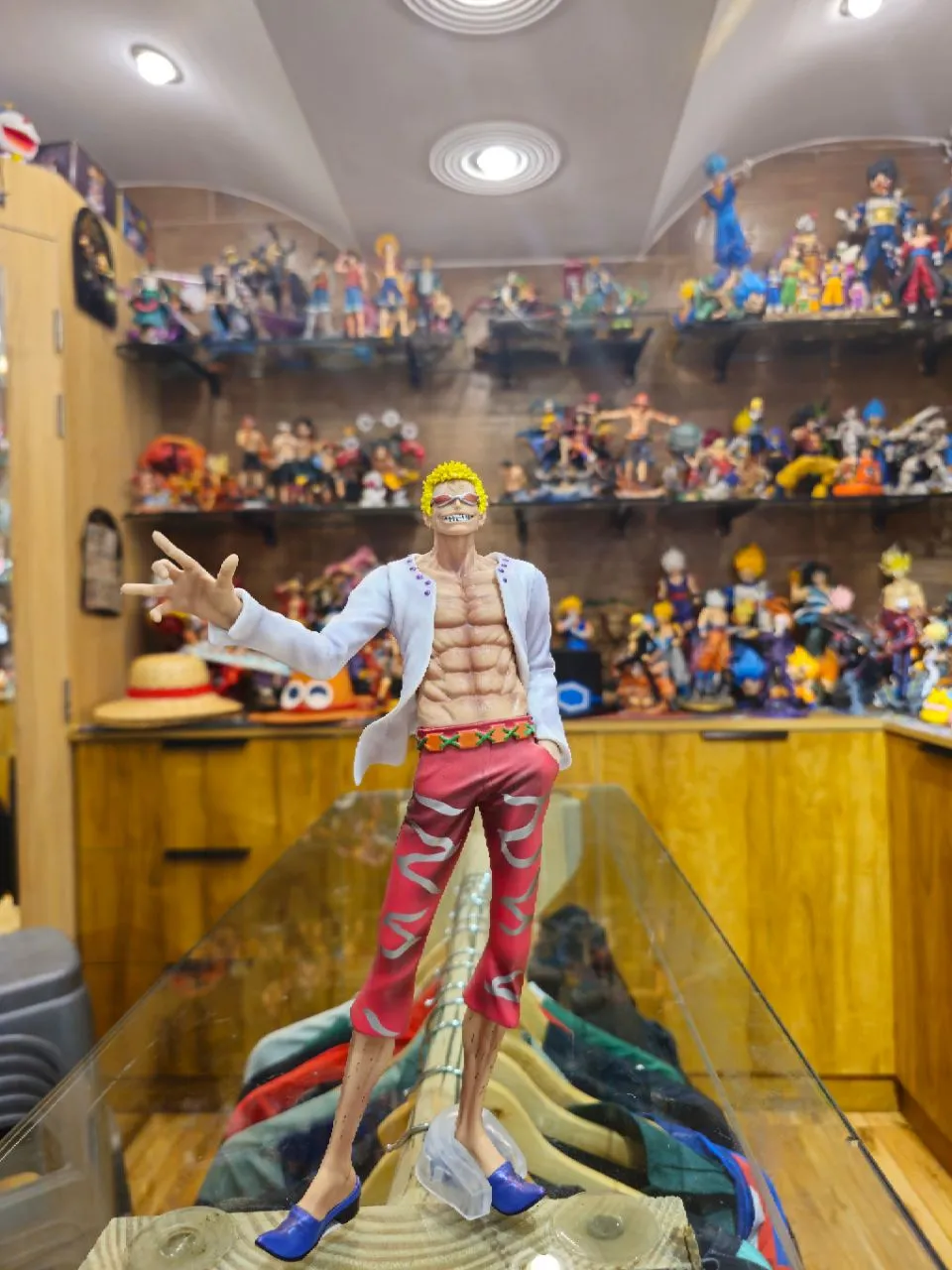 One Piece – Donquixote Doflamingo “Vacation King” Casual Style Collectible Figure