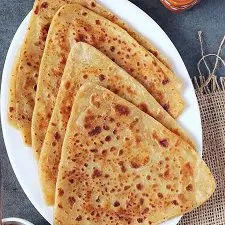 Tikona Paratha