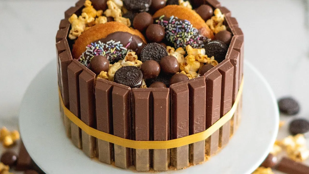 Kit Kat Chocolate Cake 1 Pound