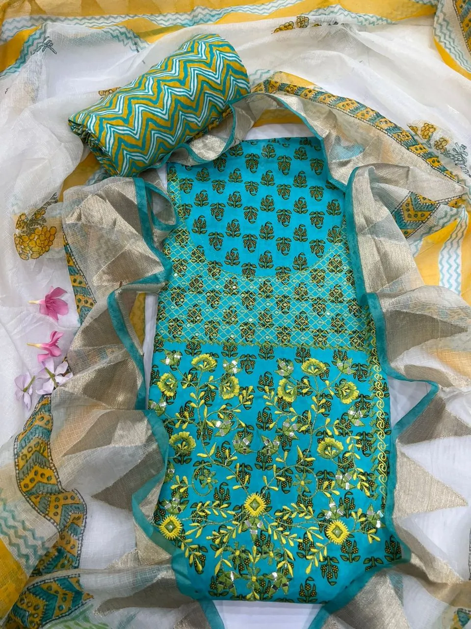 Suits With Dupatta 3pcs