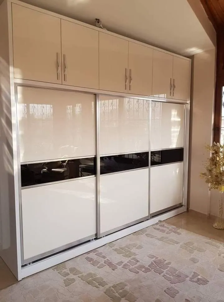 Modern Sliding Walldrobe