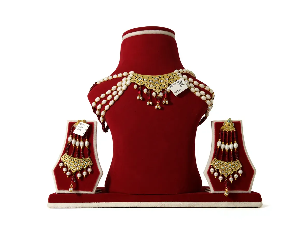 Gold Necklace Sett