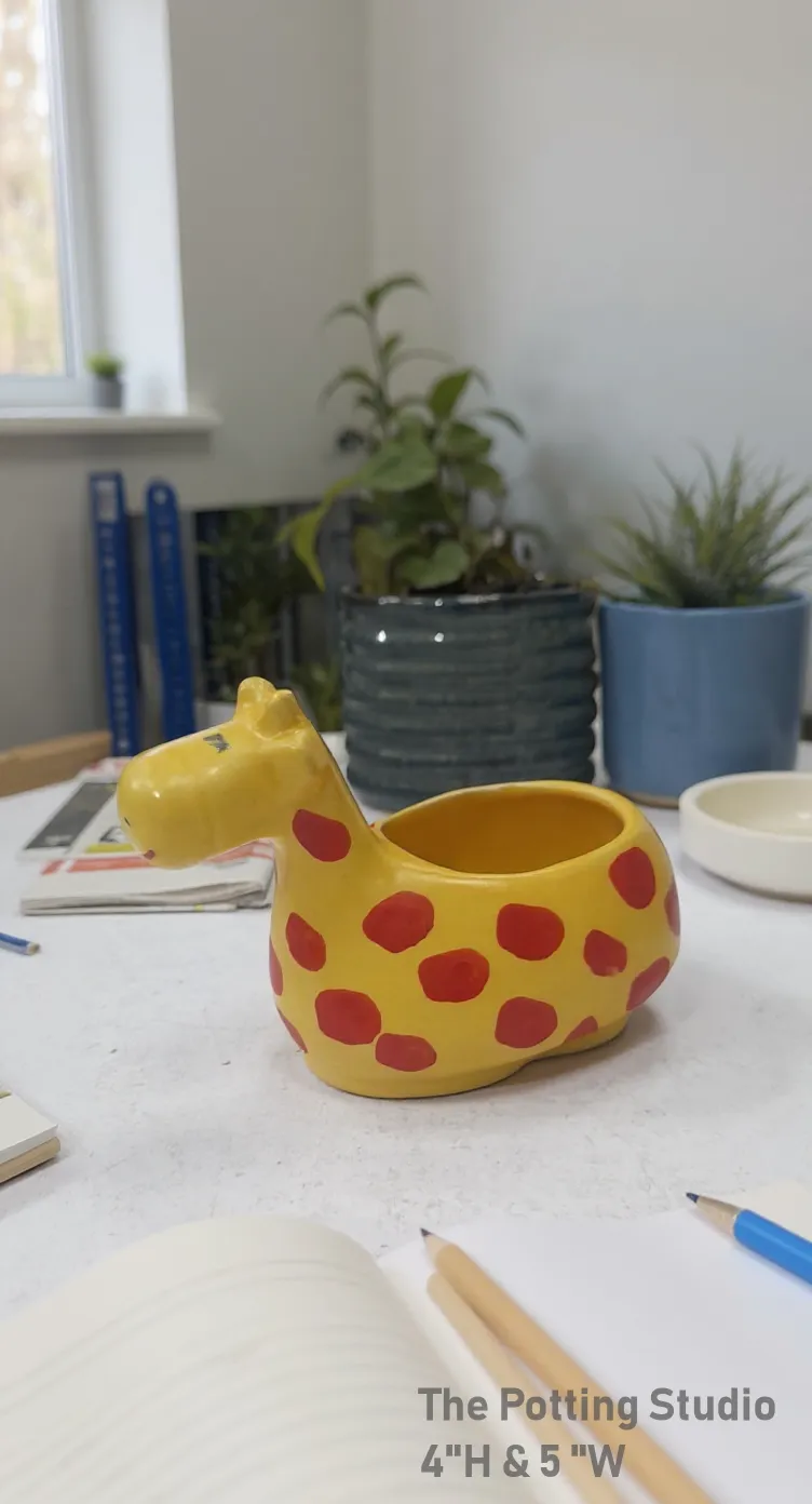 Giraffe Ceramic Holder 4"H & 5"W
