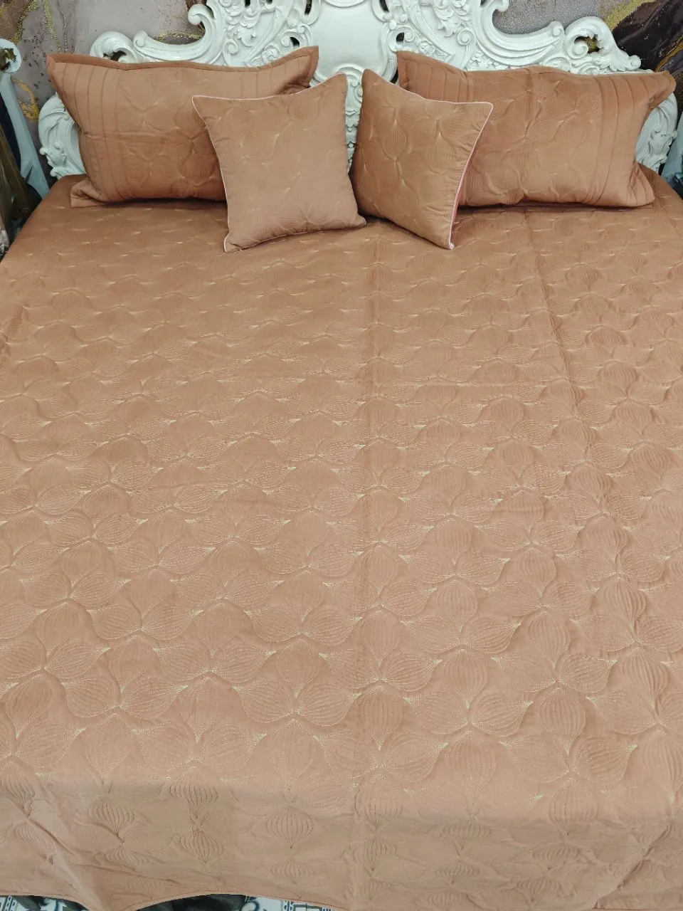 Linens Studio Bed Cover view 4