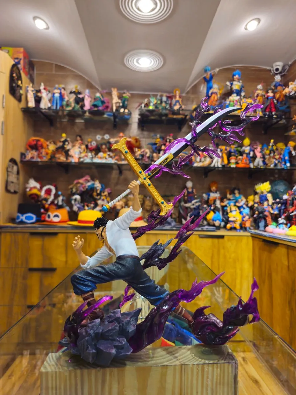 One Piece – Dracule "Hawk Eyes" Mihawk view 3