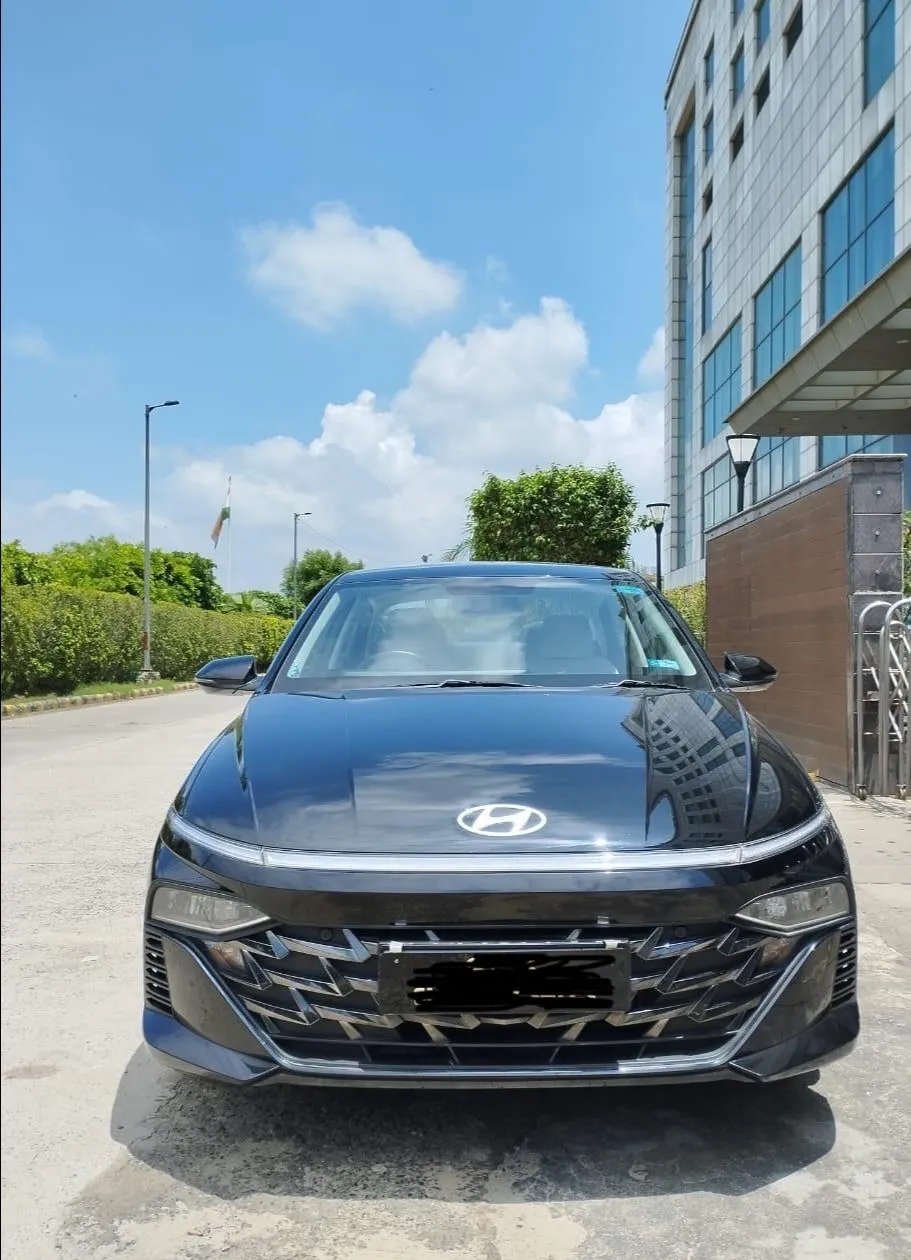Hyundai Verna Black