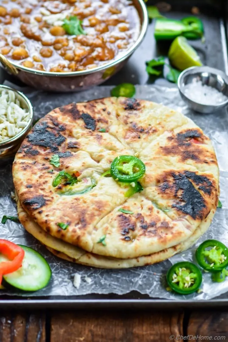 Paneer Naan 2pcs Raita