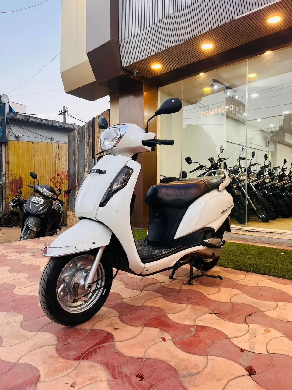 Suzuki Access/2016 Model view 3
