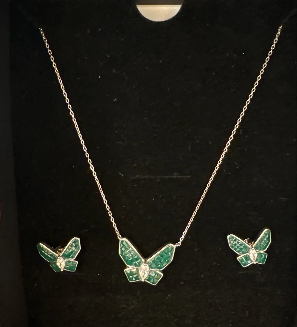 Emerald Butterfly Necklace and Earrings Set view 3