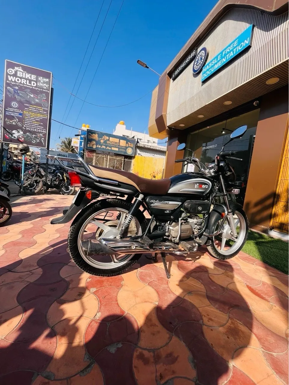 Hero Splendor Plus/2023 Model view 2