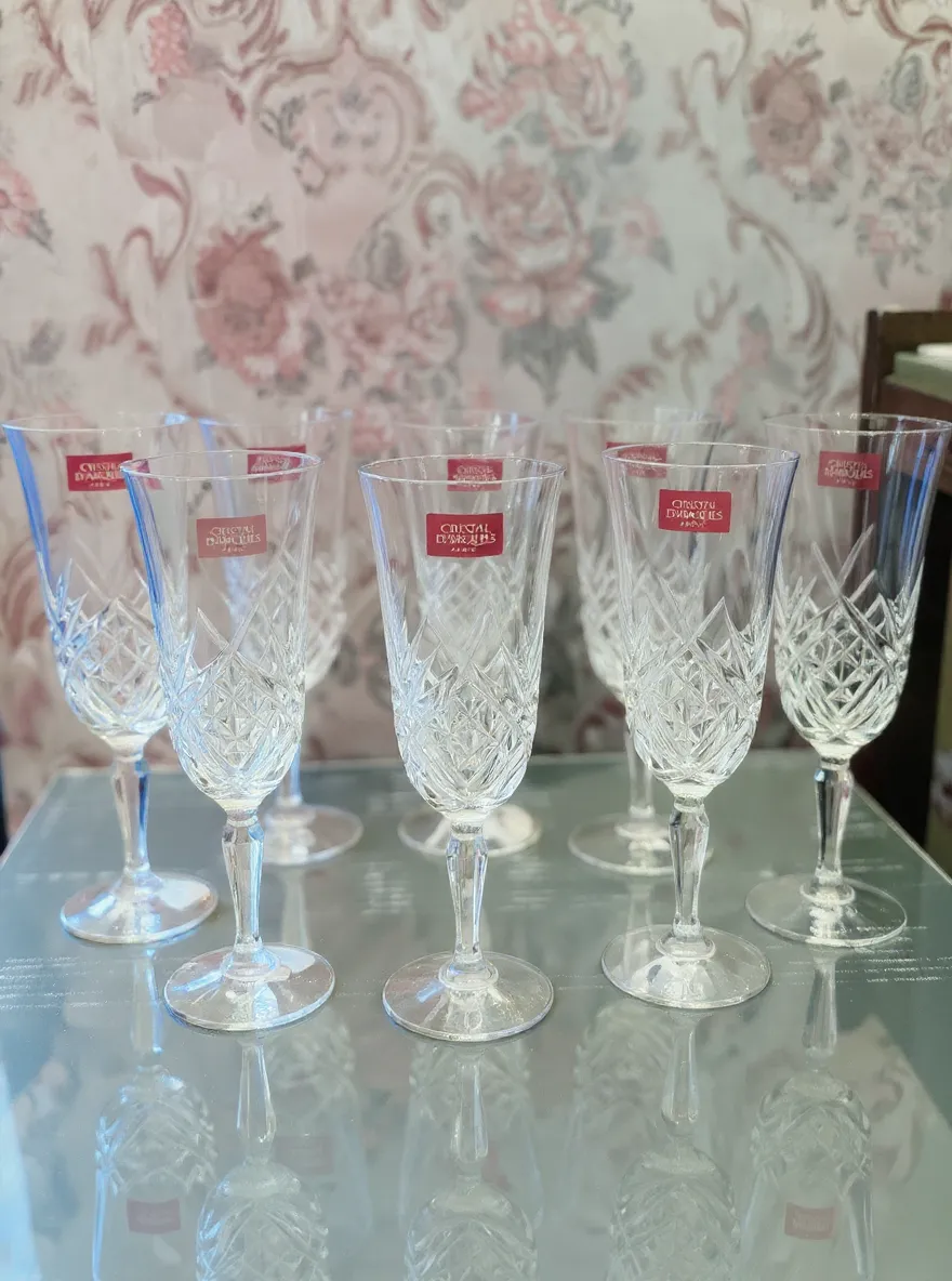 Cristal DArques Wine Glass