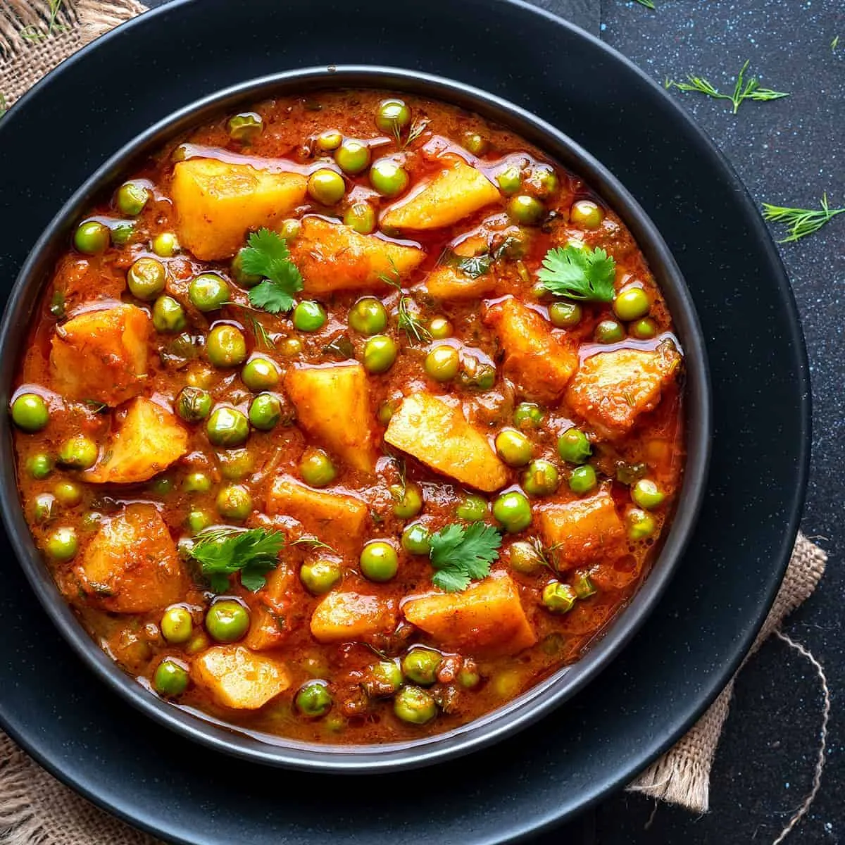 Aloo Matar Gravy Half