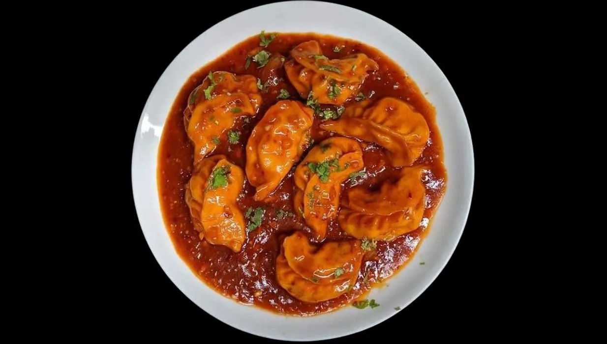 Paneer Gravy Momos