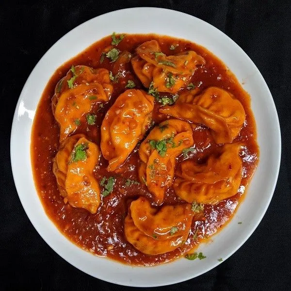 Gravy Paneer Momos