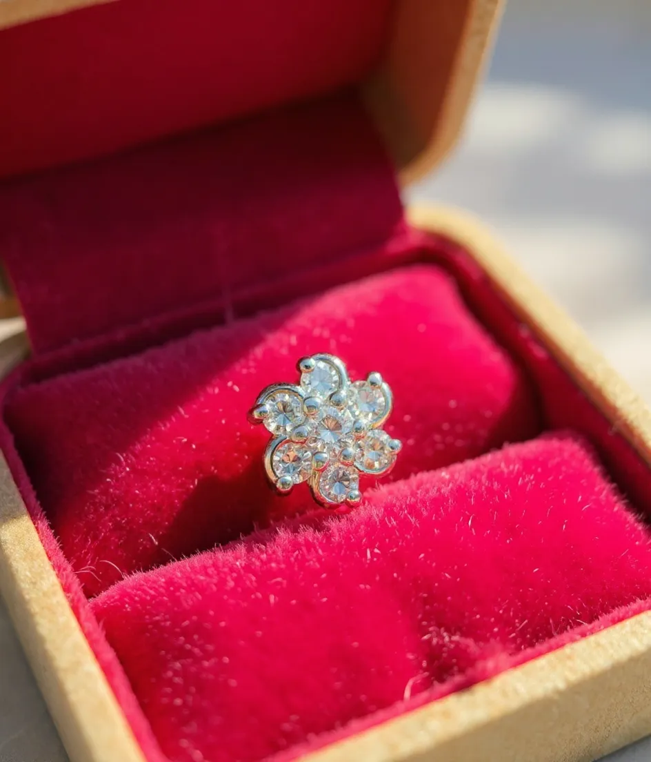 Diamond Nose Pin,.