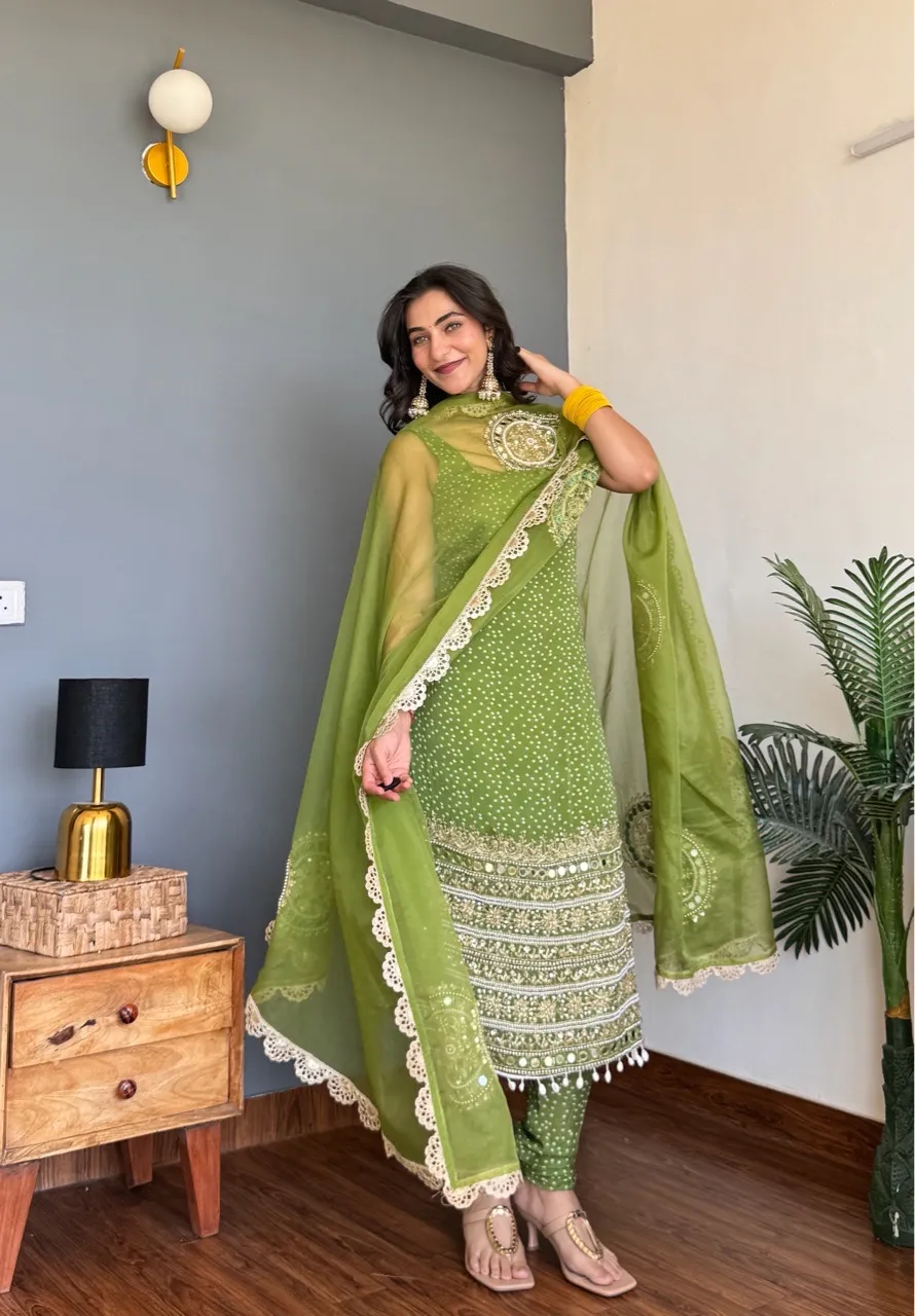 ‘Ada’ suit set - Green view 3