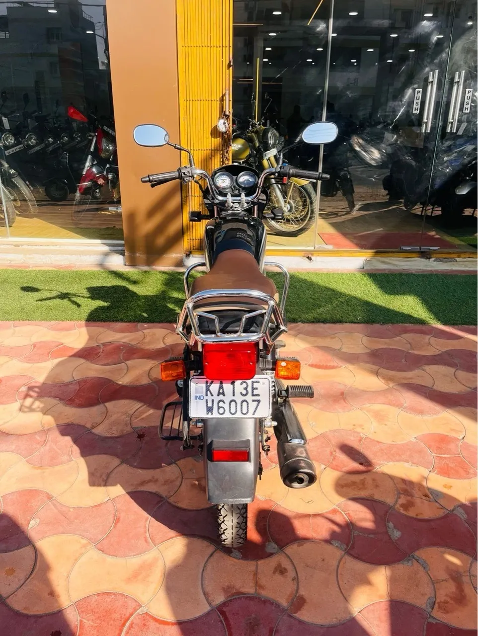 Hero Splendor Plus/2023 Model view 4