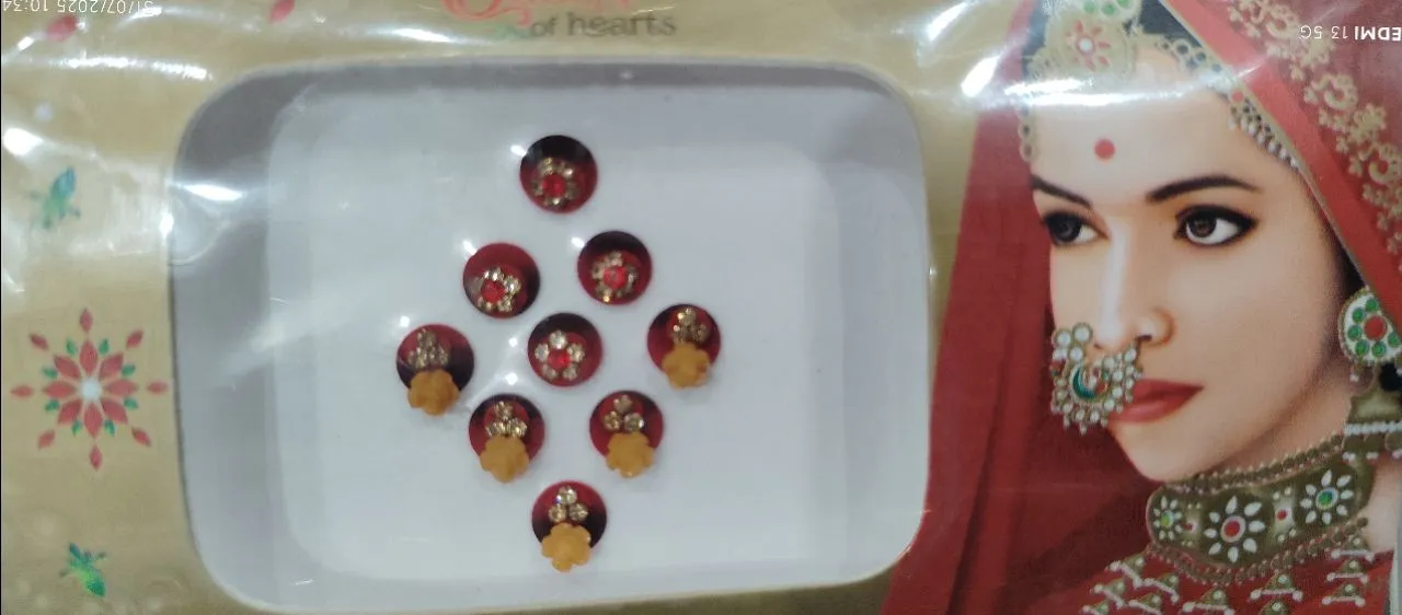 Queen of Hearts Bindi Set