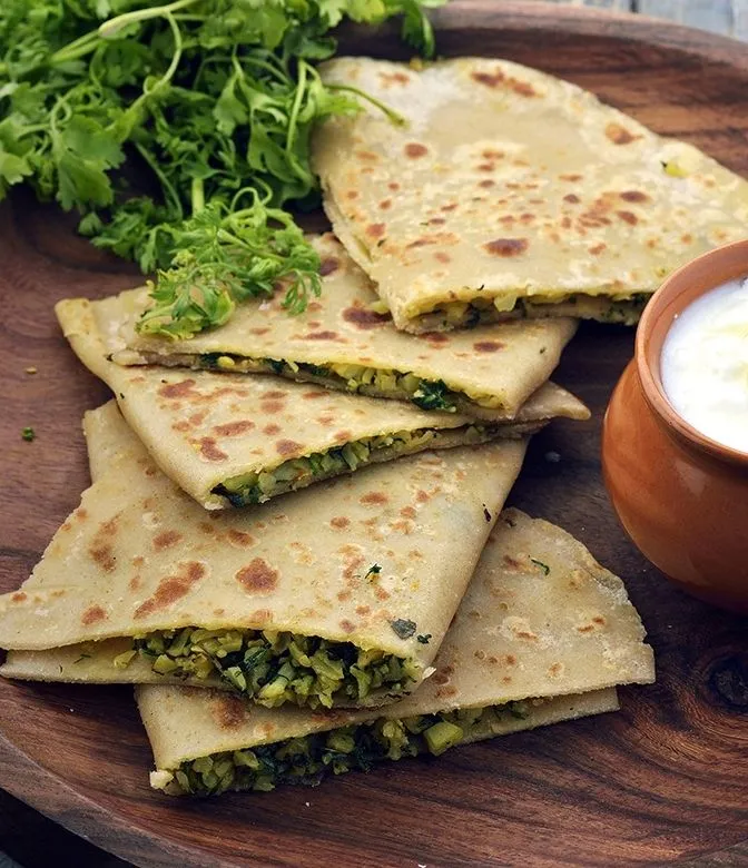 Gobhi Stuff Naan