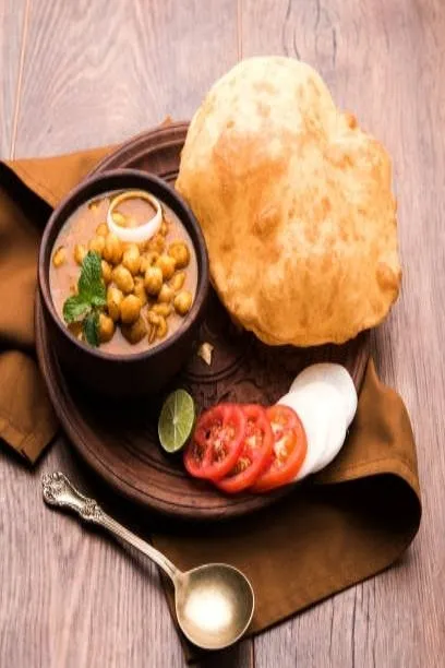Chole Bhature 2 Pcs
