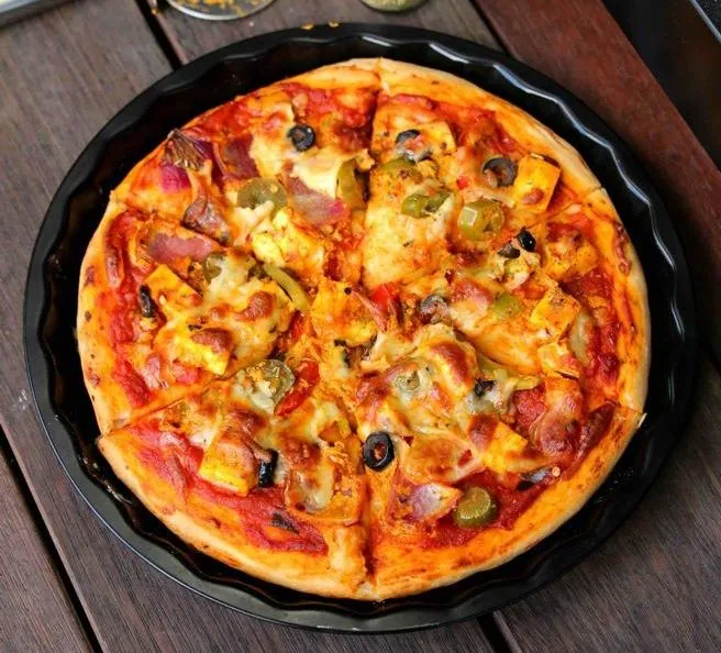 Chilli Paneer Pizza