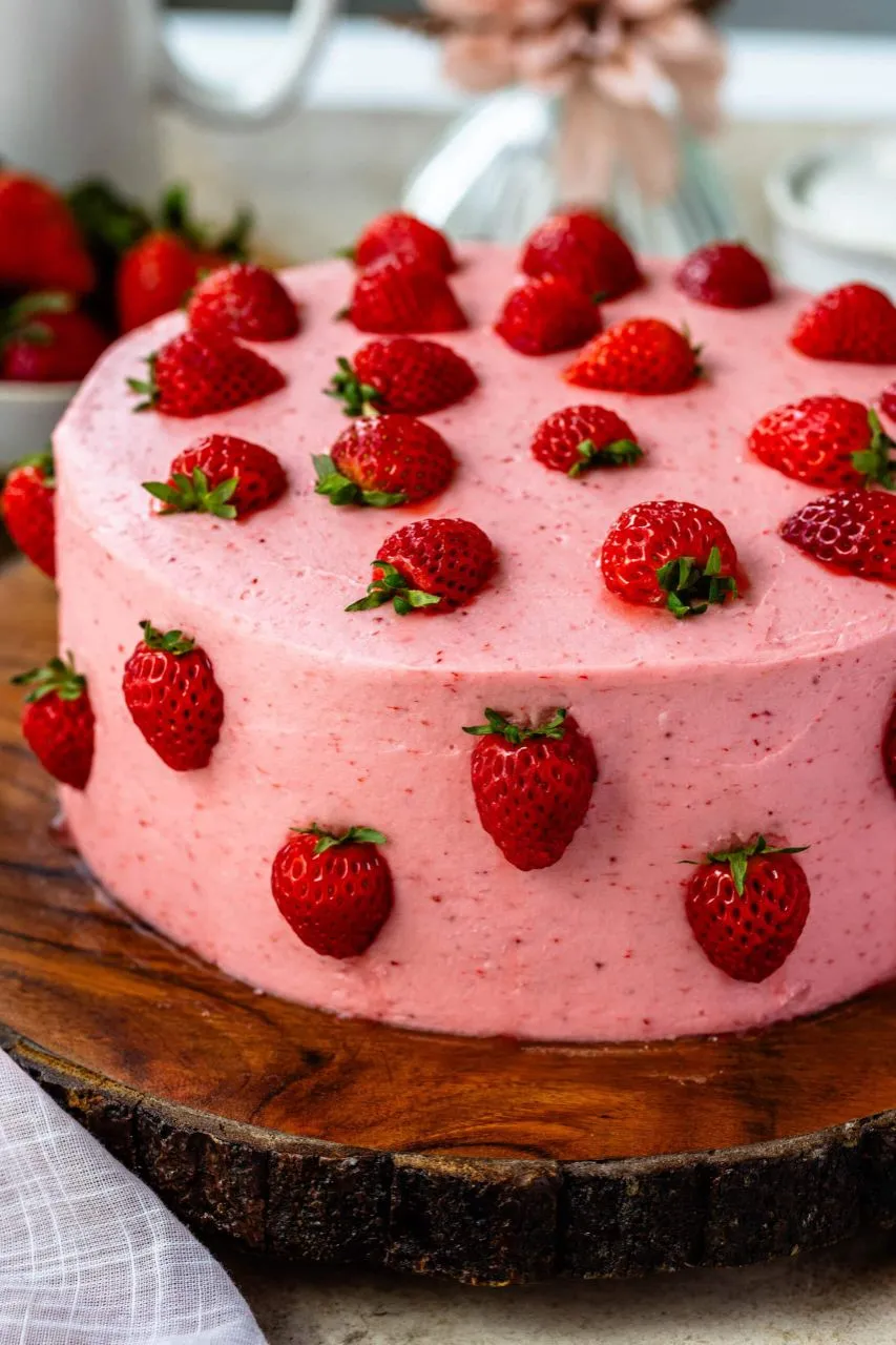 Strawberry Cake 500 Gm