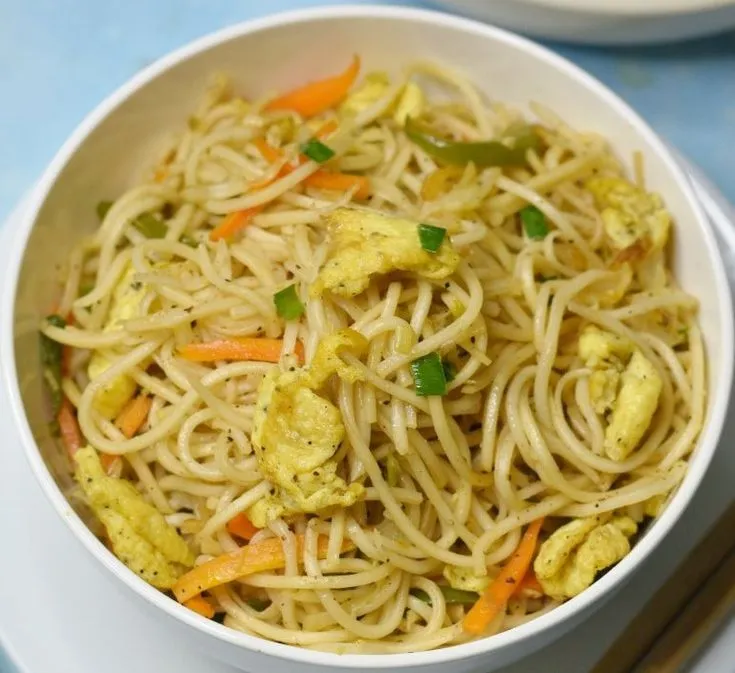 Egg Hakka Noodles