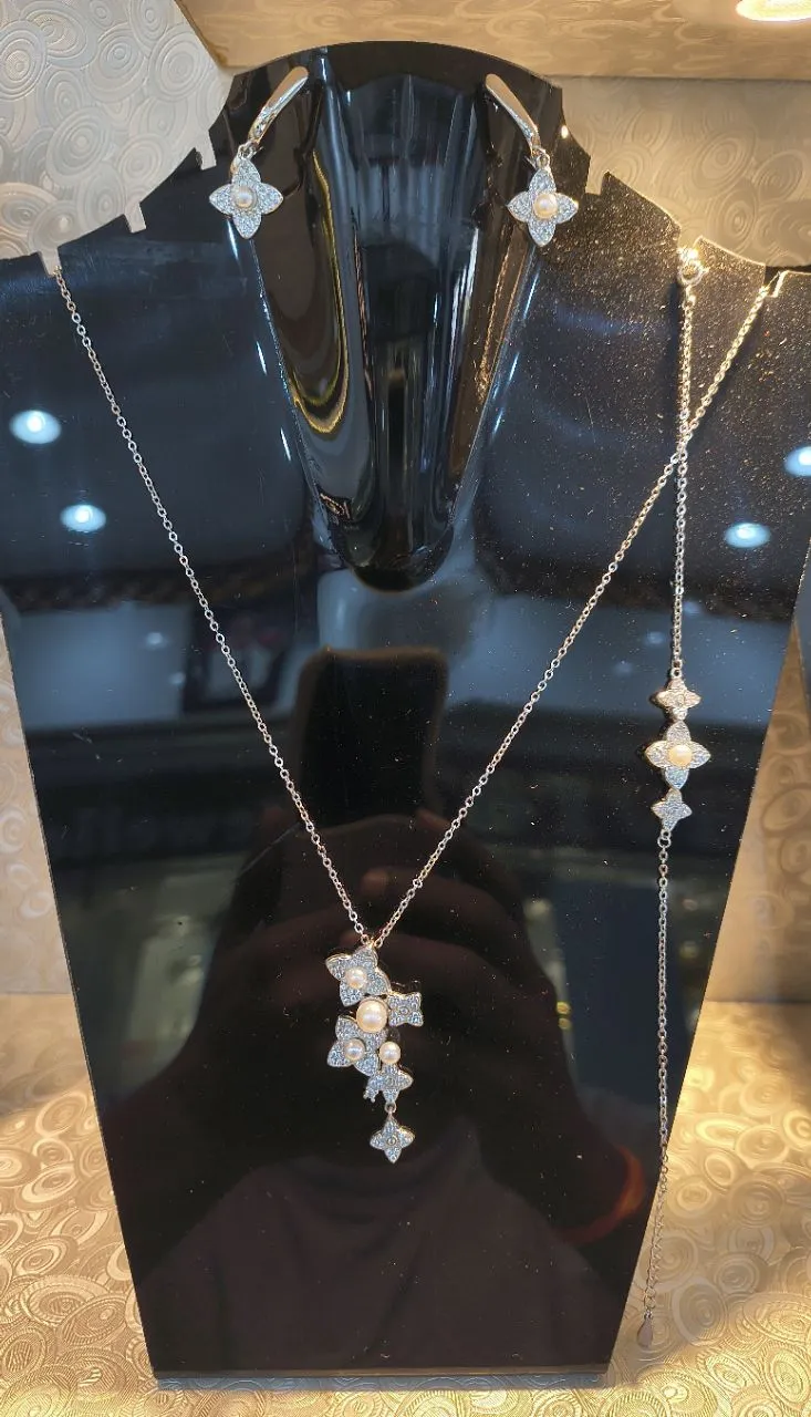 Elegant 92.5% Silver  Necklace Set With Ring N Bracelet