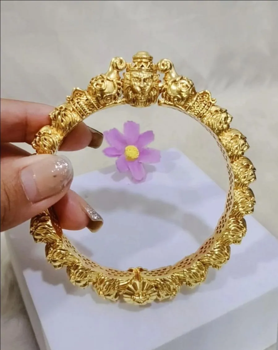 Gold Kada