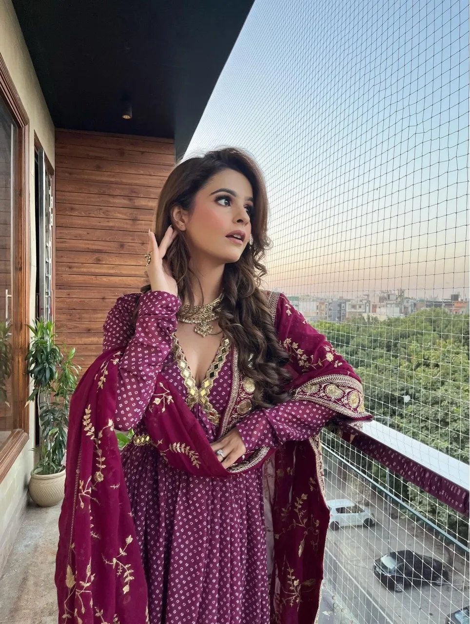 'Ruhani' Suit set view 3
