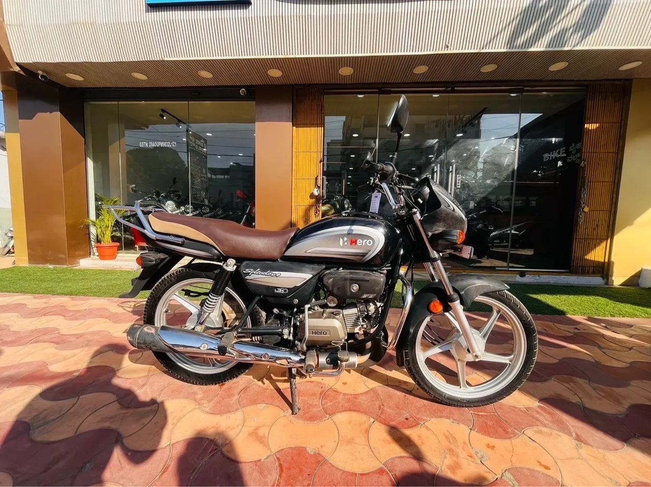 Hero Splendor Plus/2023 Model view 7