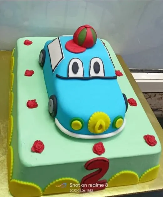 Cartoon Car Cake