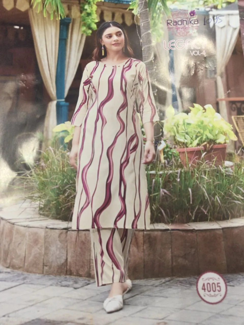 Elegant Wave Print Kurta