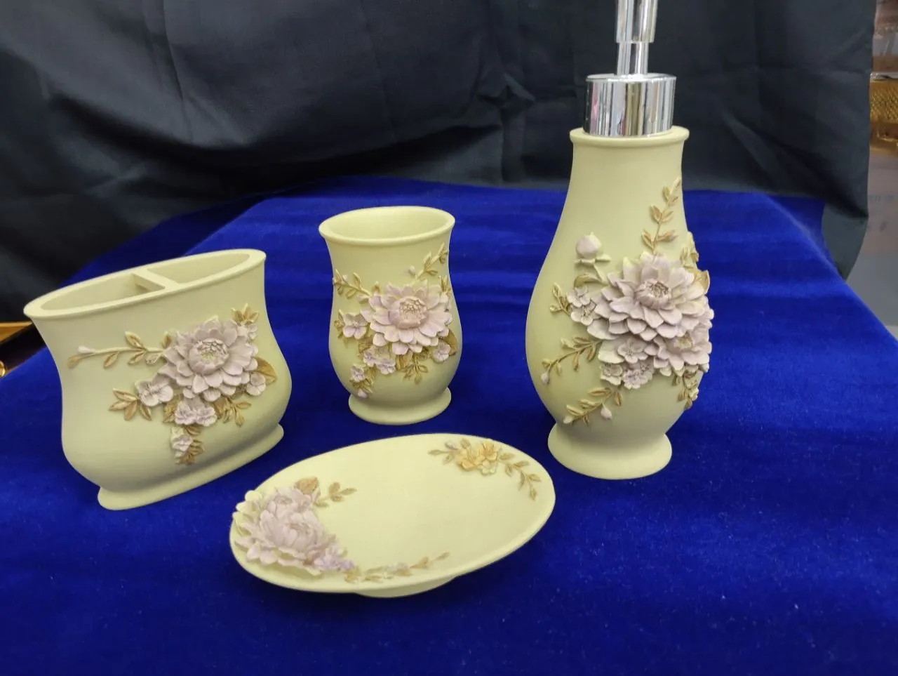 Floral Bathroom Accessory Set