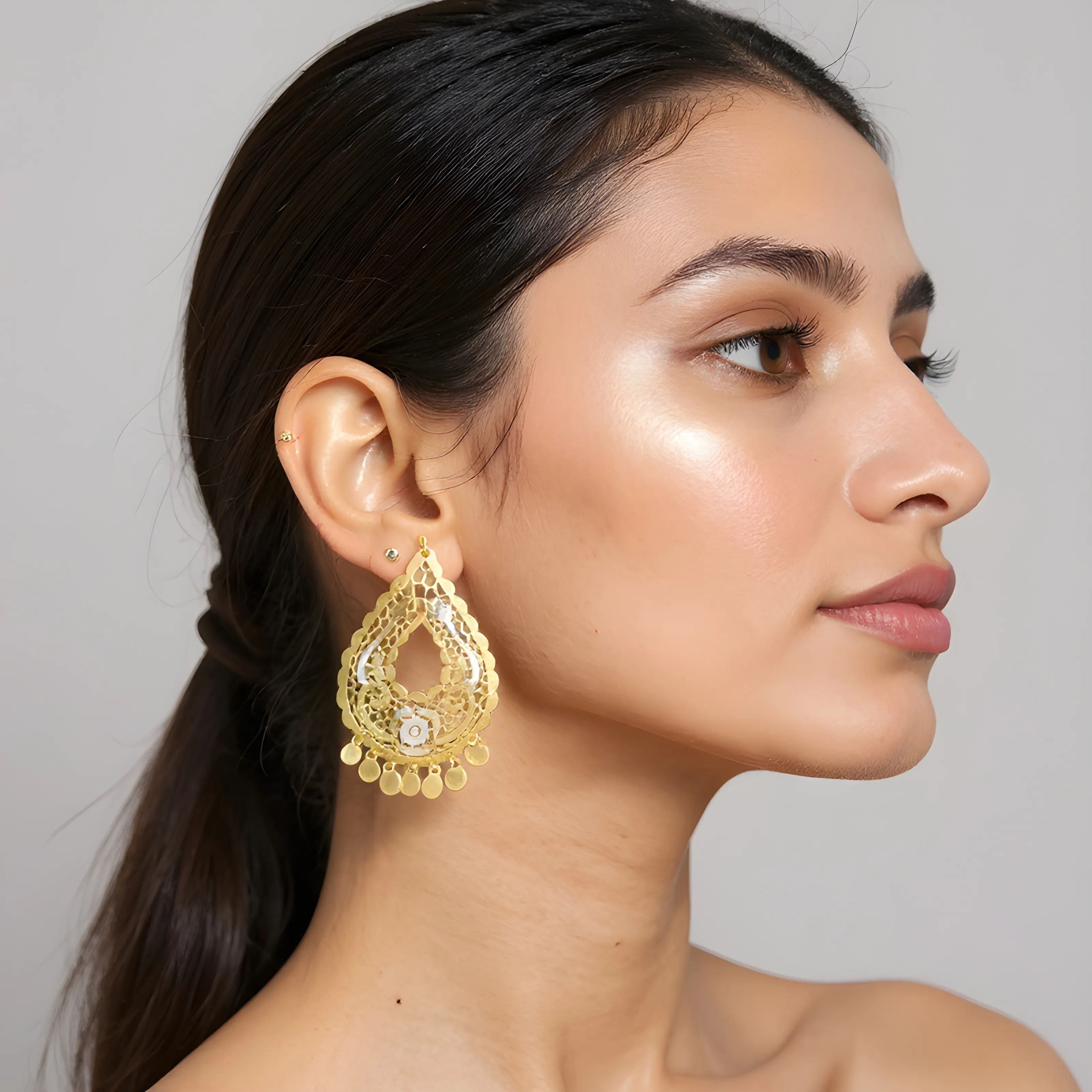 Elegant Gold Filigree Earring