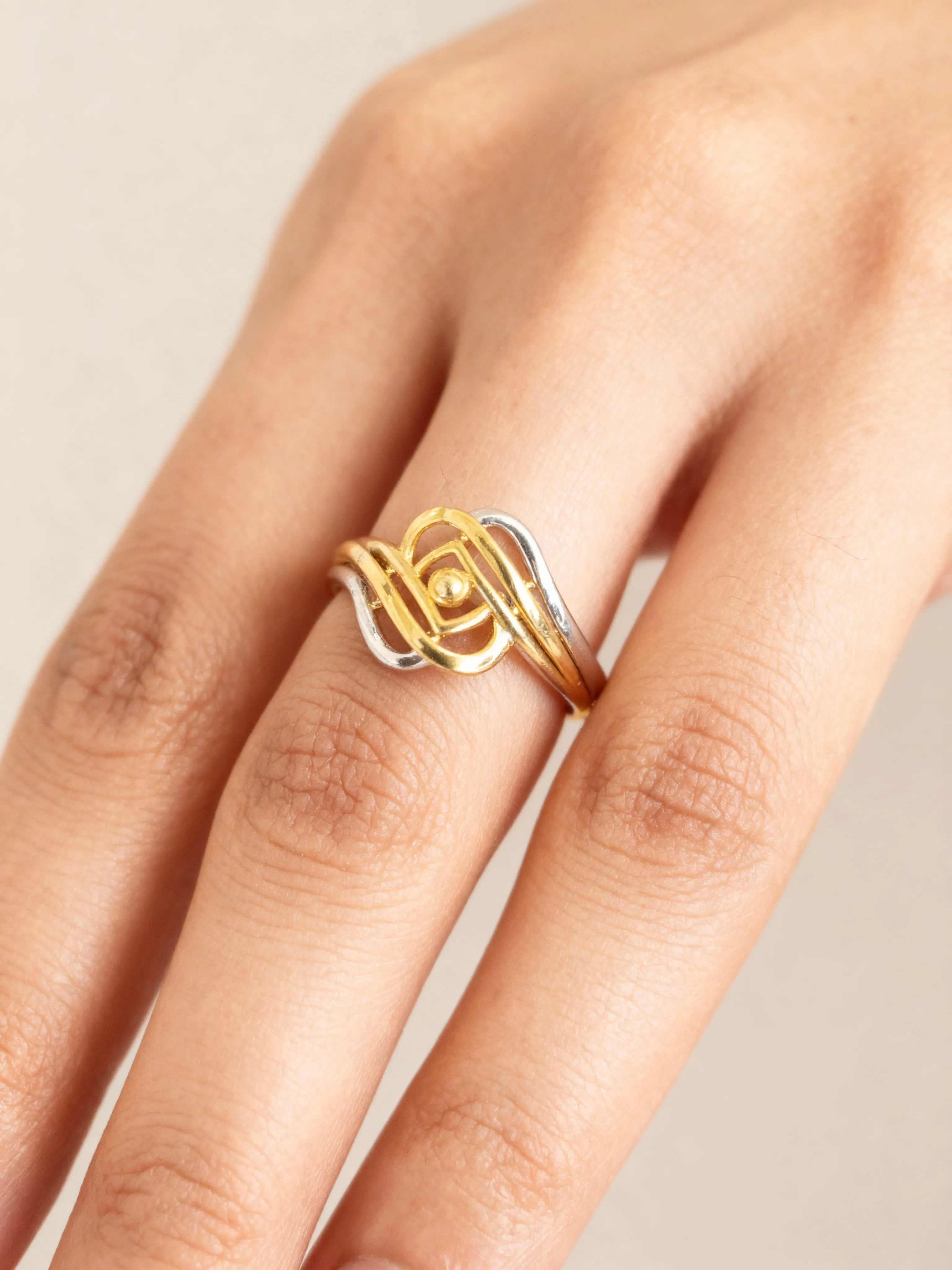 RG70 18k Gold Ring