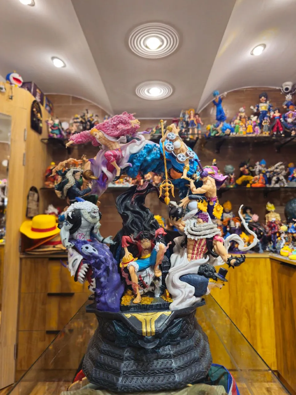 One Piece – “Throne of Rivals” Luffy vs. Warlords Mega Diorama Statue