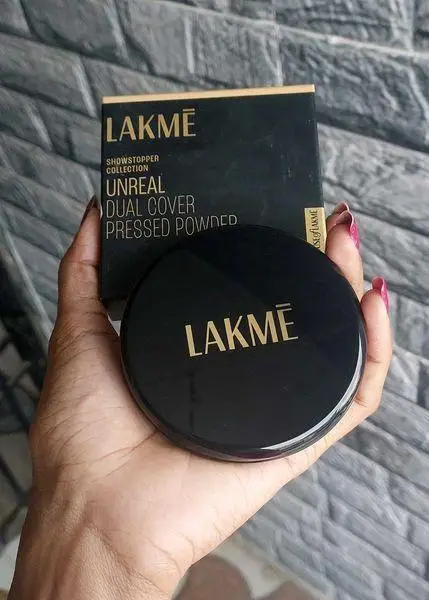 Lakmé Unreal Dual Cover Pressed Powder