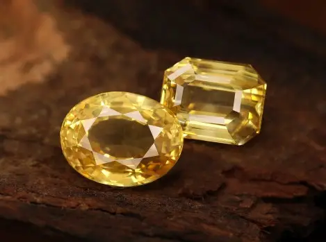 Pukhraaj Gemstone "Yellow Sapphire" view 2