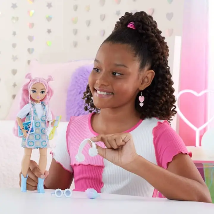 Fashion Doll barbie daisy jean view 2