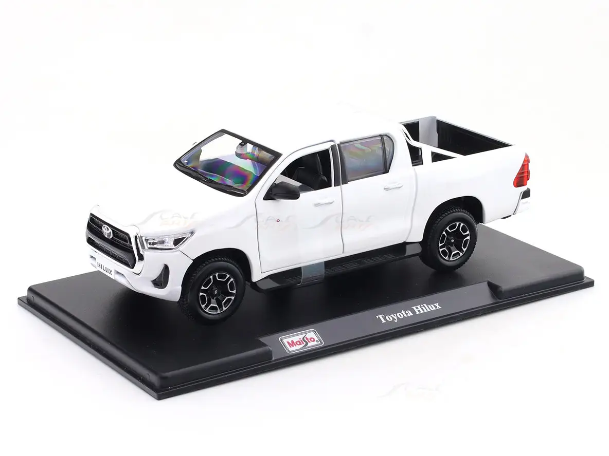Toyota Hilux White 1:27 Maisto licensed diecast Scale Model car collectible view 2