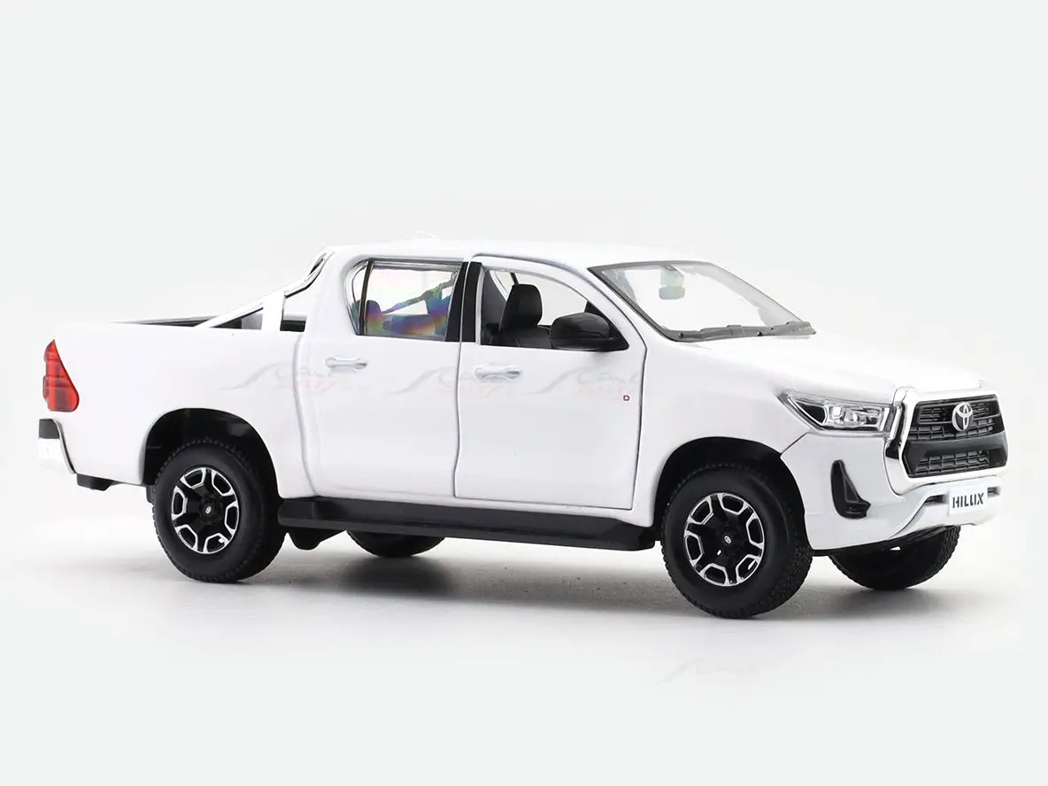 Toyota Hilux White 1:27 Maisto licensed diecast Scale Model car collectible view 6