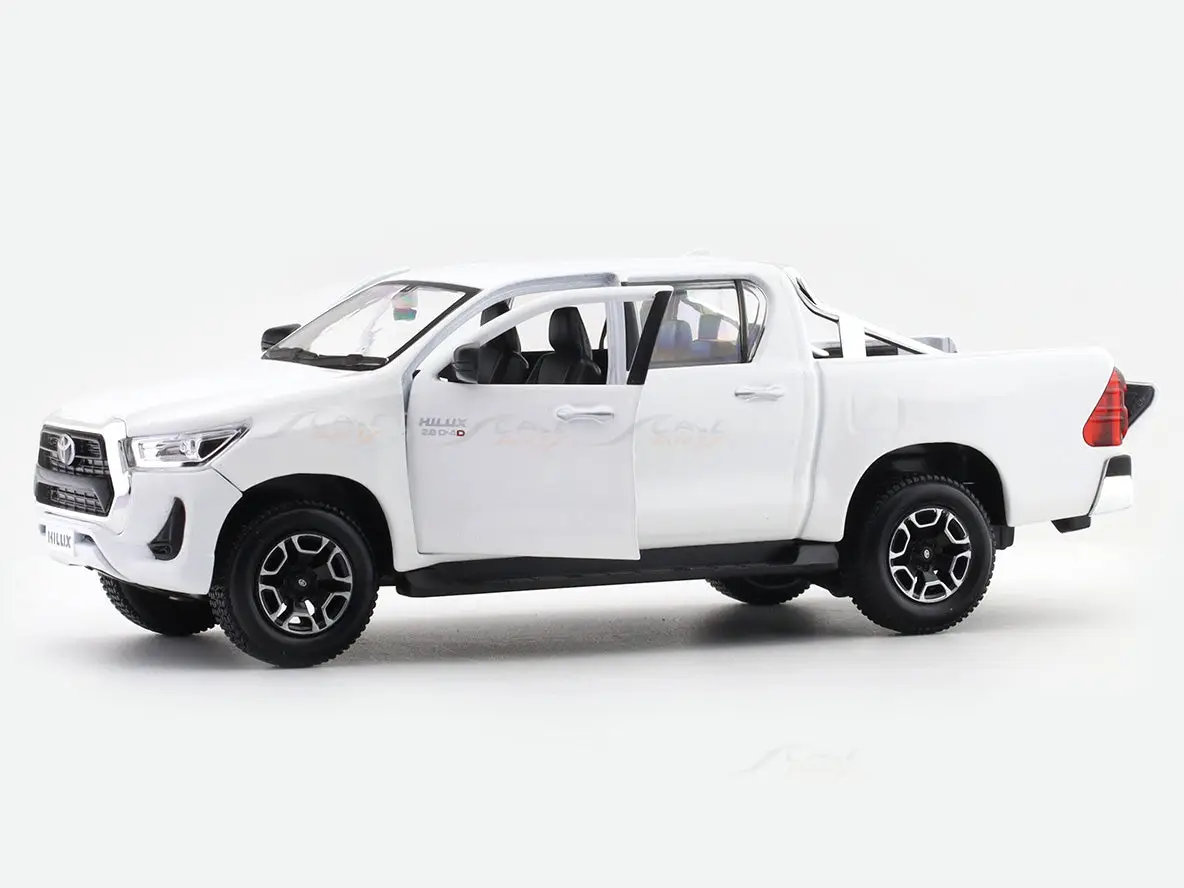 Toyota Hilux White 1:27 Maisto licensed diecast Scale Model car collectible view 7